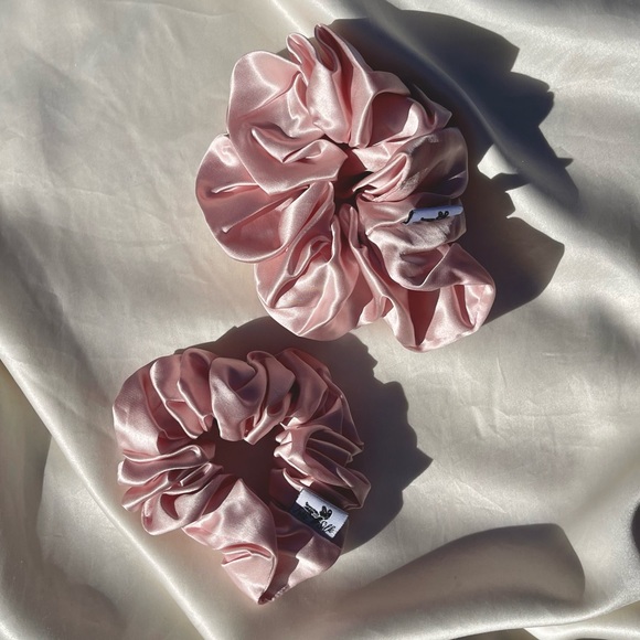 Très Silk - Large Silk Scrunchie- 100% Mulberry - Picture 4 of 4